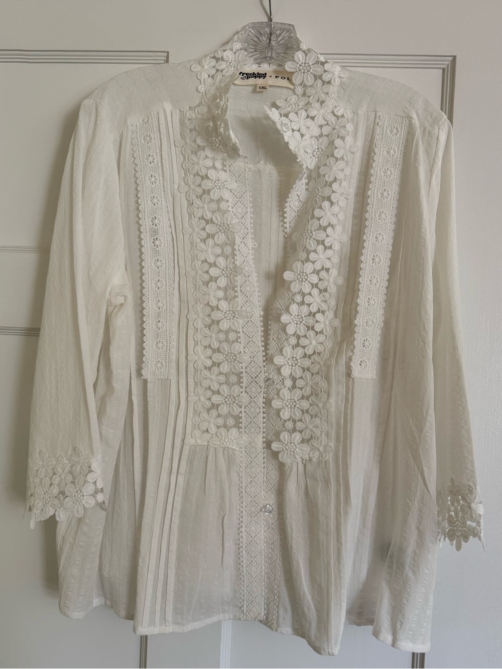 Freckled Poppy x POL - Ivory Floral Lace Cotton Blouse (Never Worn)